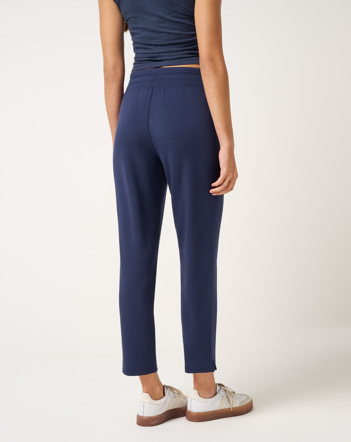 TravisMathew SkyLoft Soft Ankle Pant in Navy Blazer