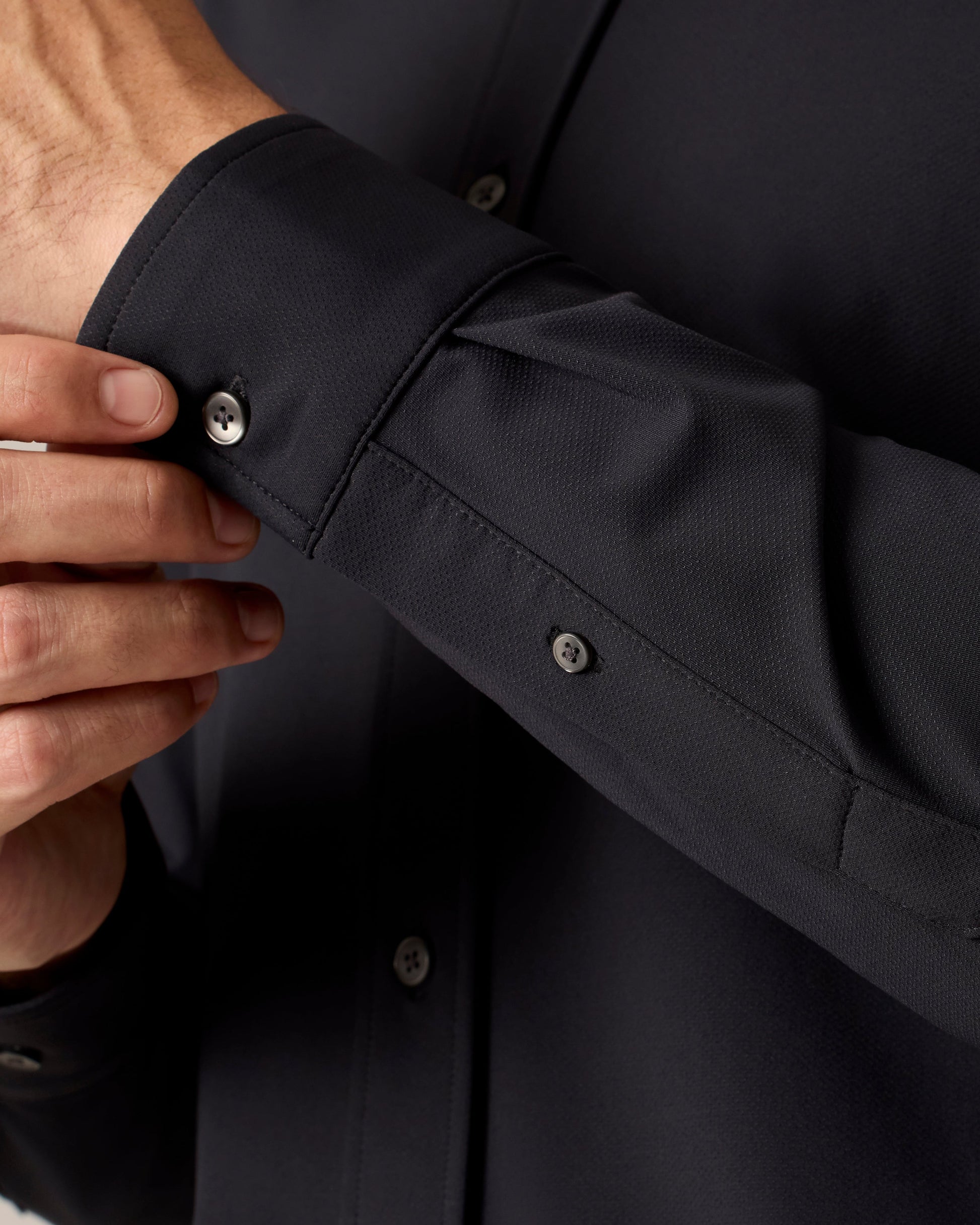 Rhone Commuter Shirt - Slim Fit in Black