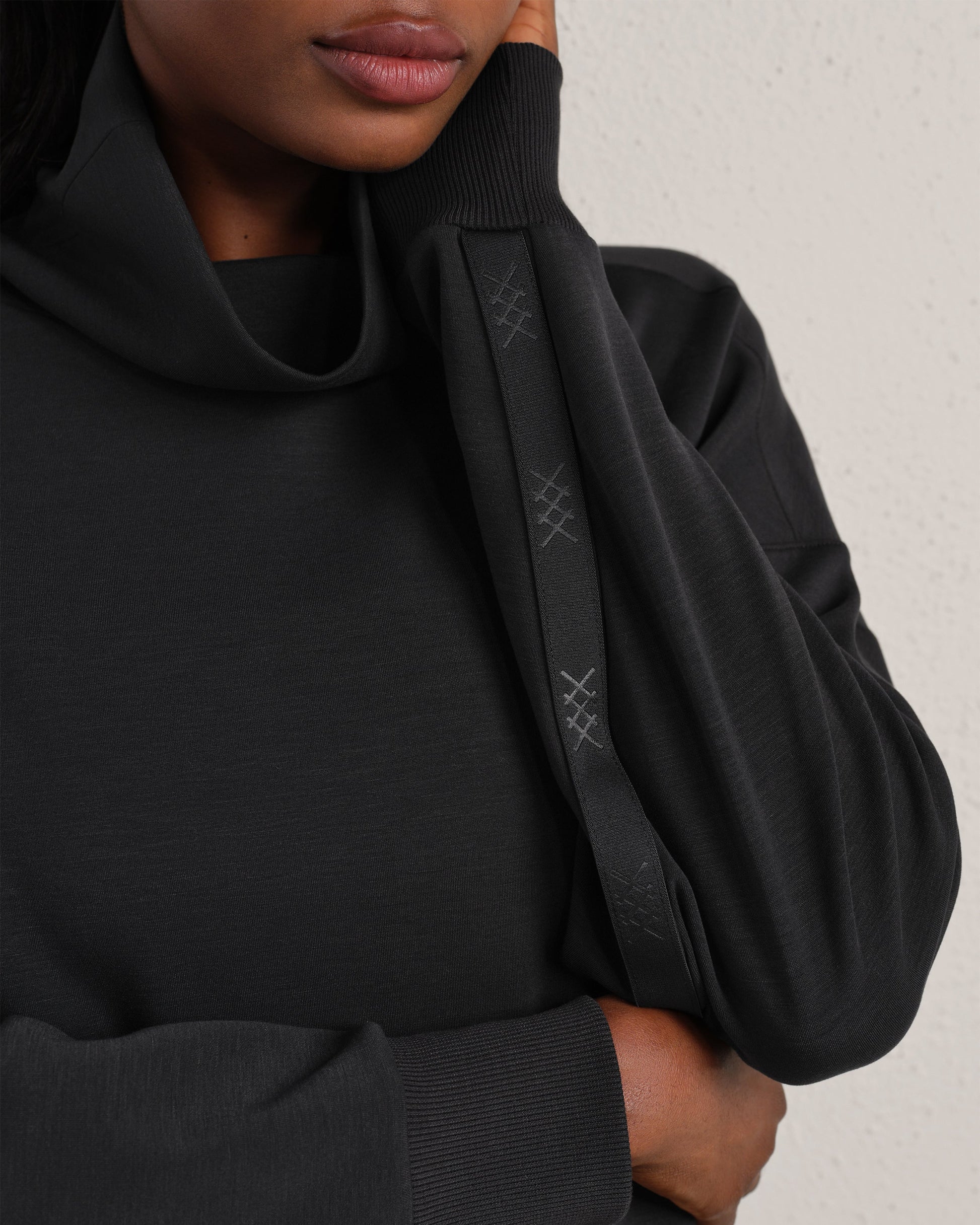 Rhone DreamGlow Mock Neck in Pure Black Heather