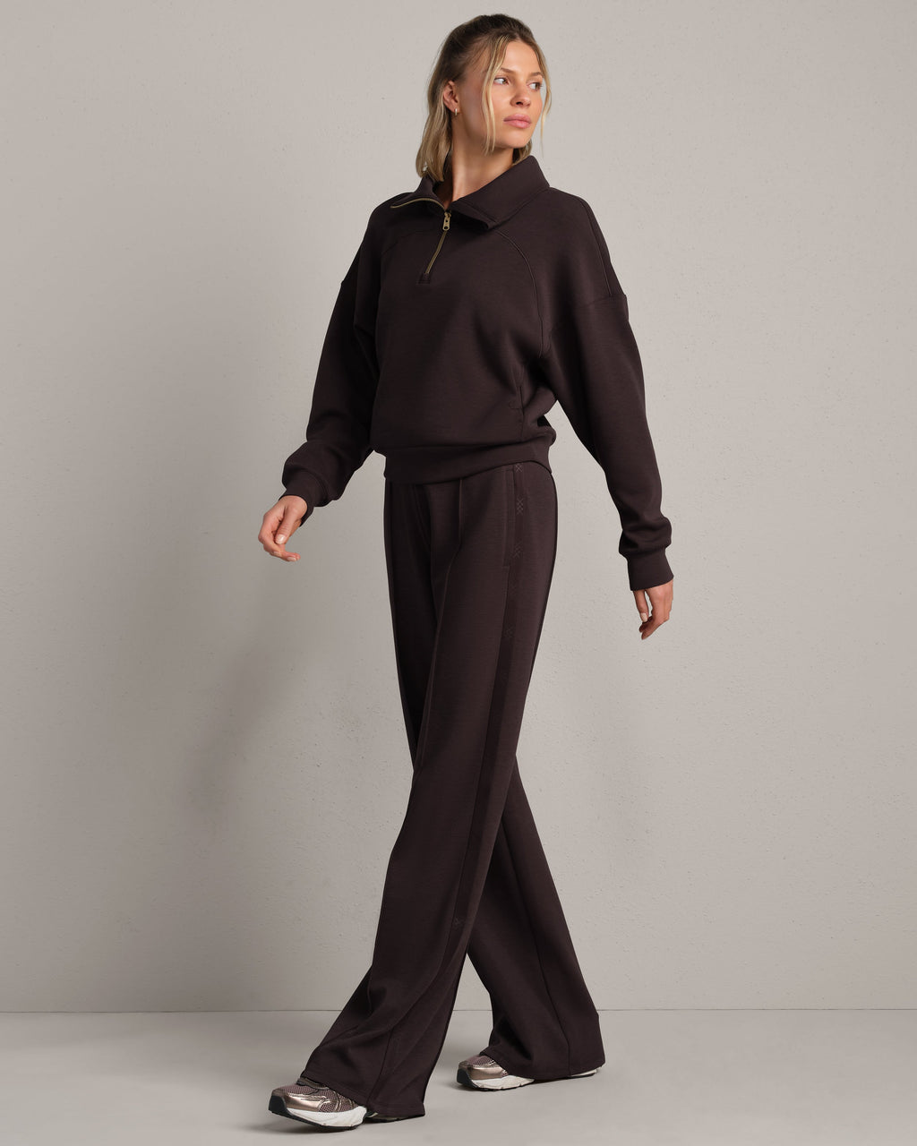 Rhone DreamGlow Trouser in Dark Espresso
