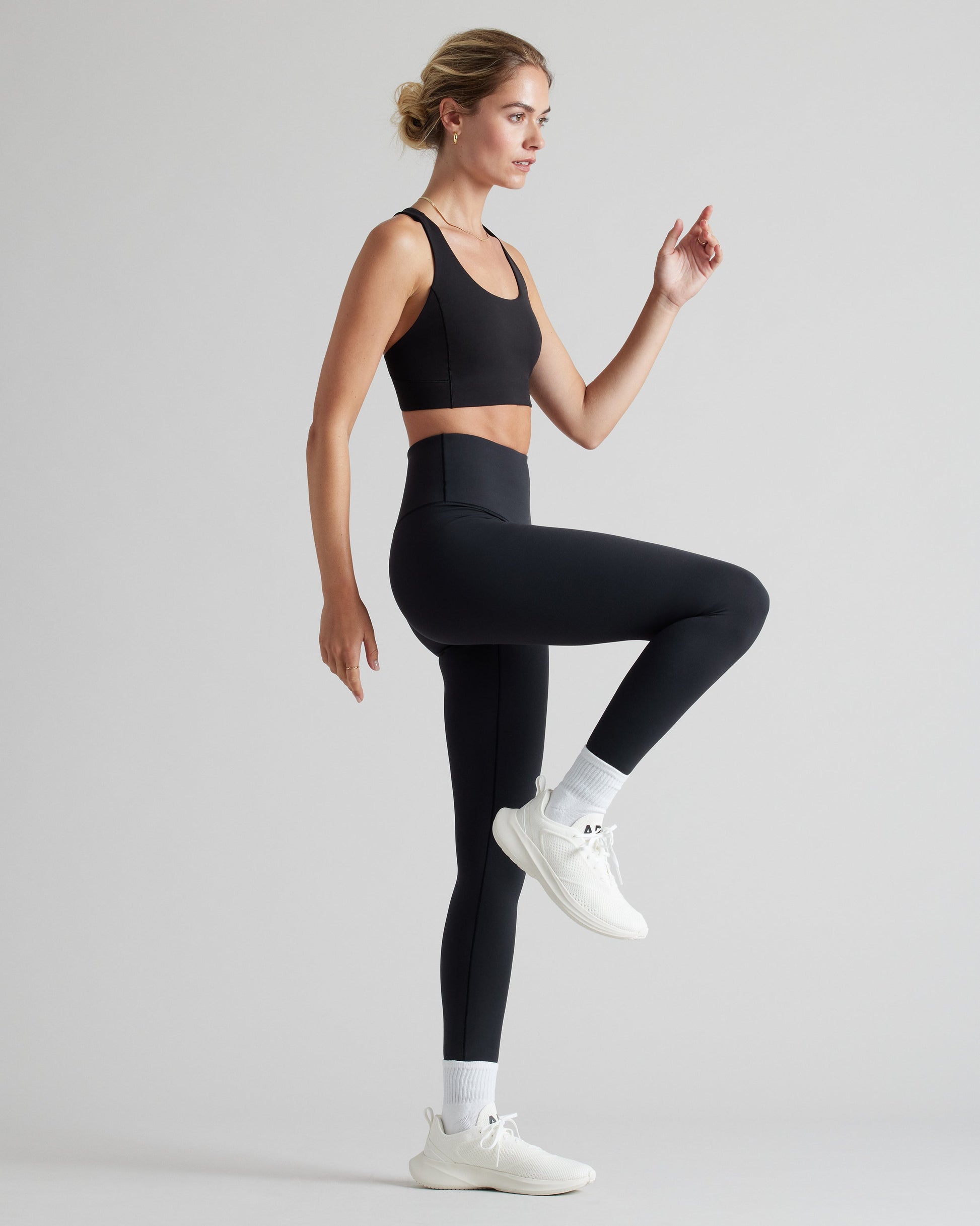 Rhone Revive Sports Bra in Black