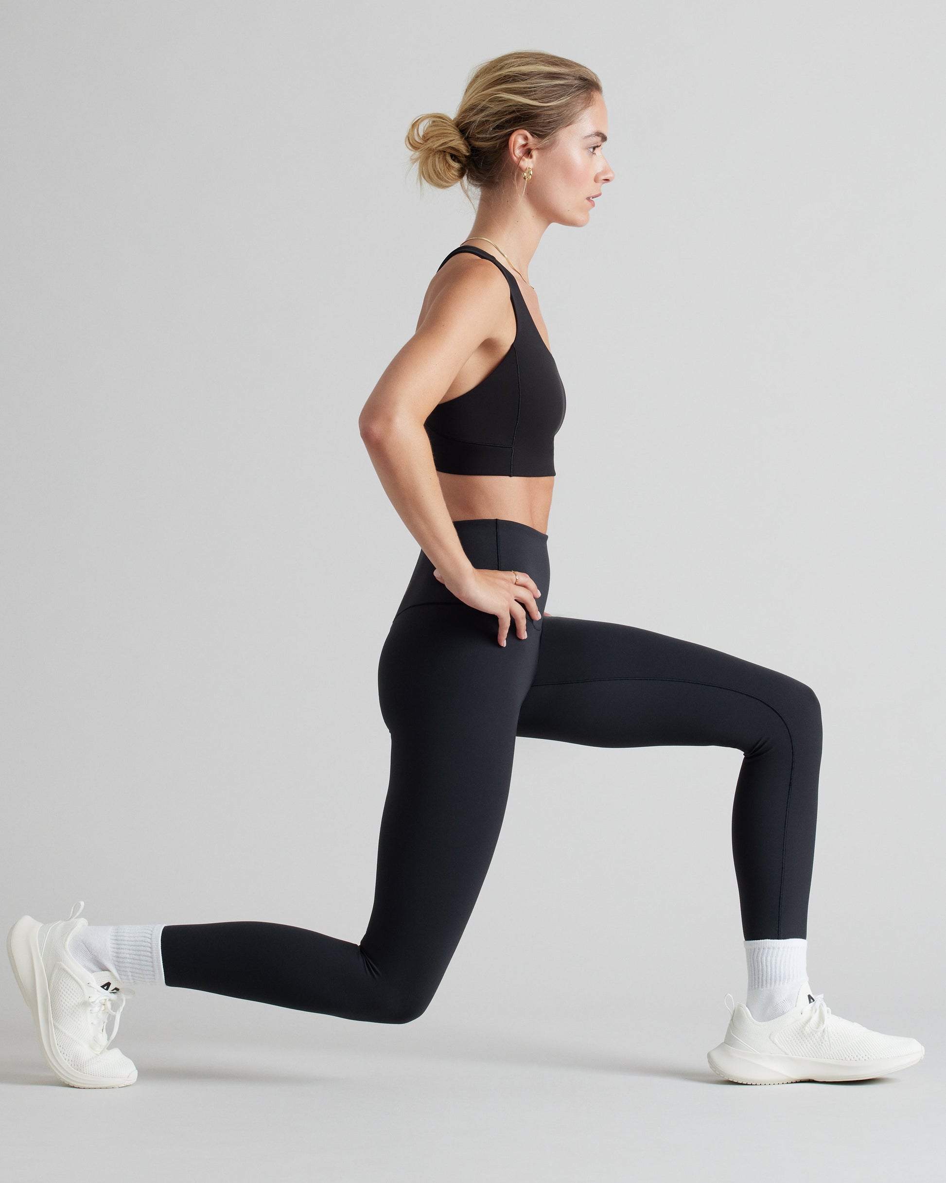Rhone Revive Sports Bra in Black