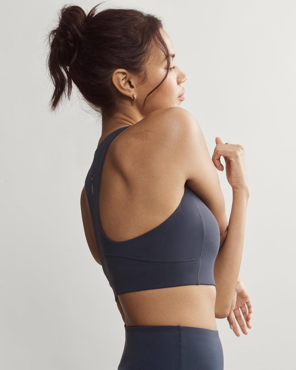 Rhone Revive Sports Bra in Navy Blue
