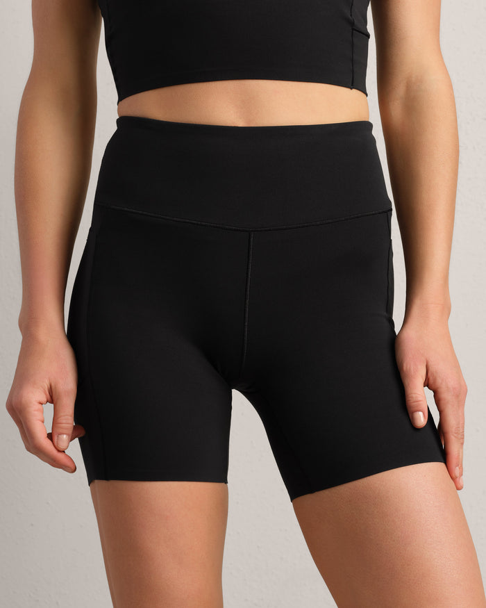 Rhone Revive 6" Short in Black