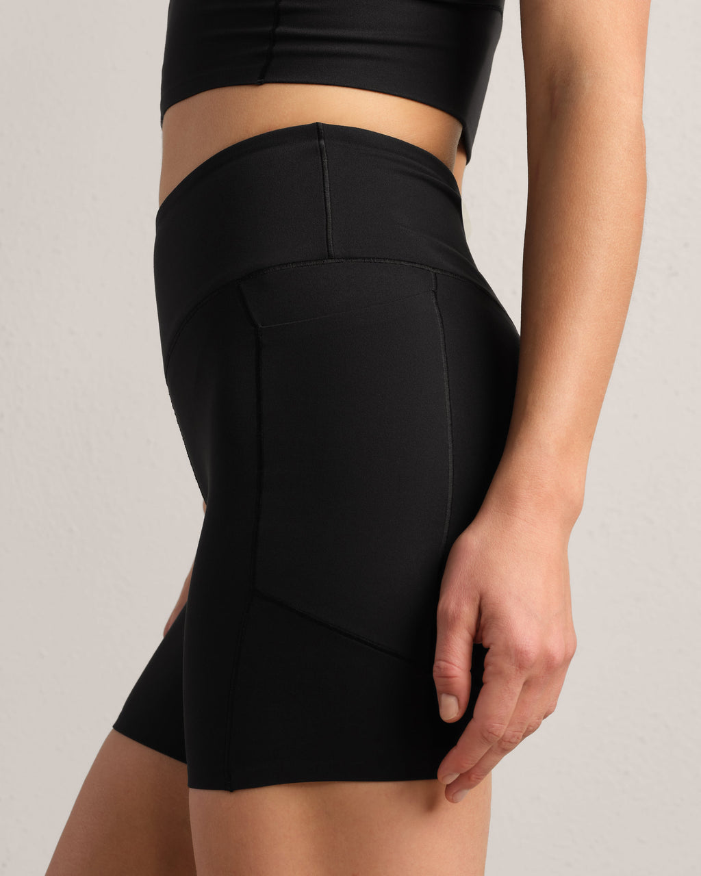 Rhone Revive 6" Short in Black