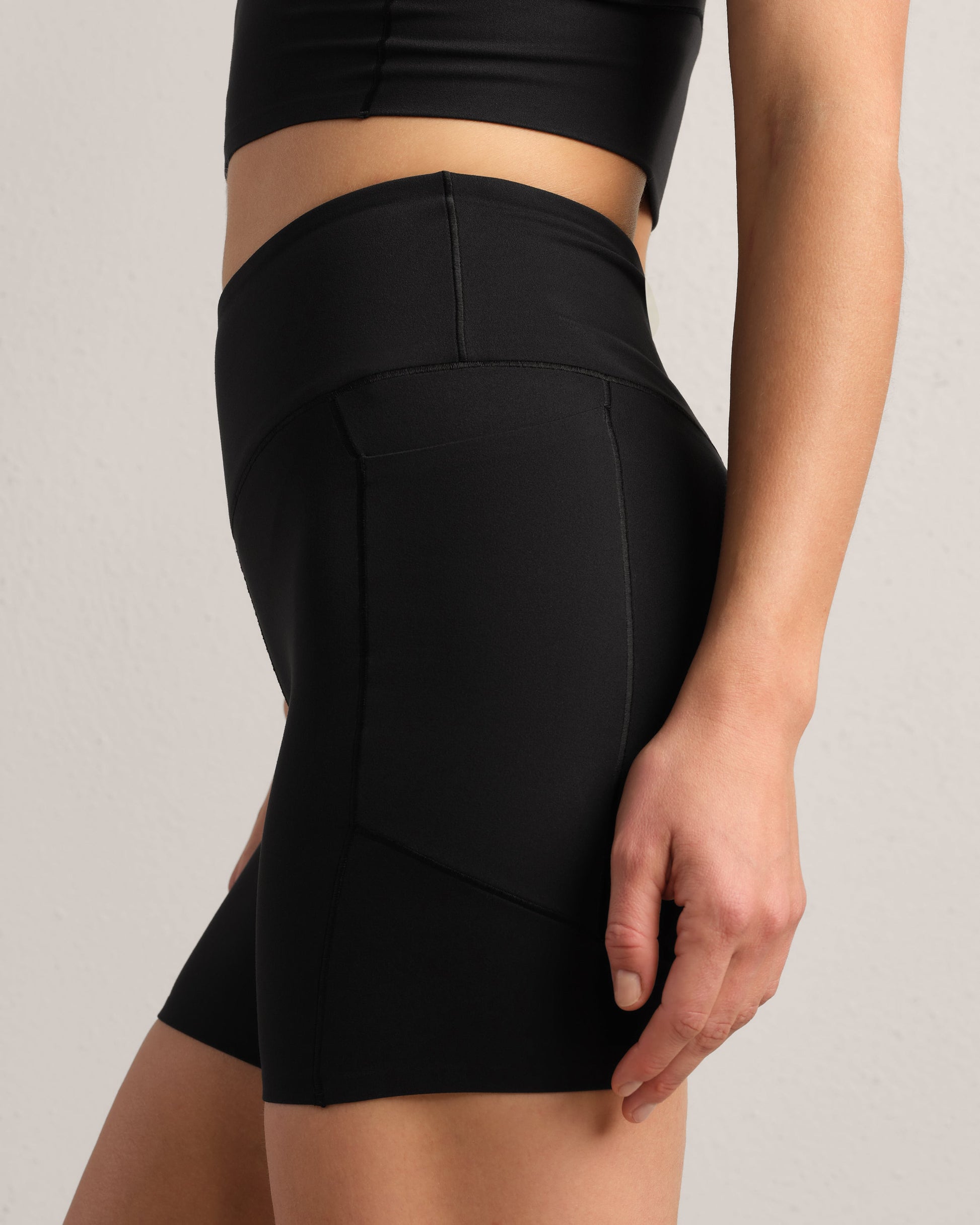 Rhone Revive 6" Short in Black