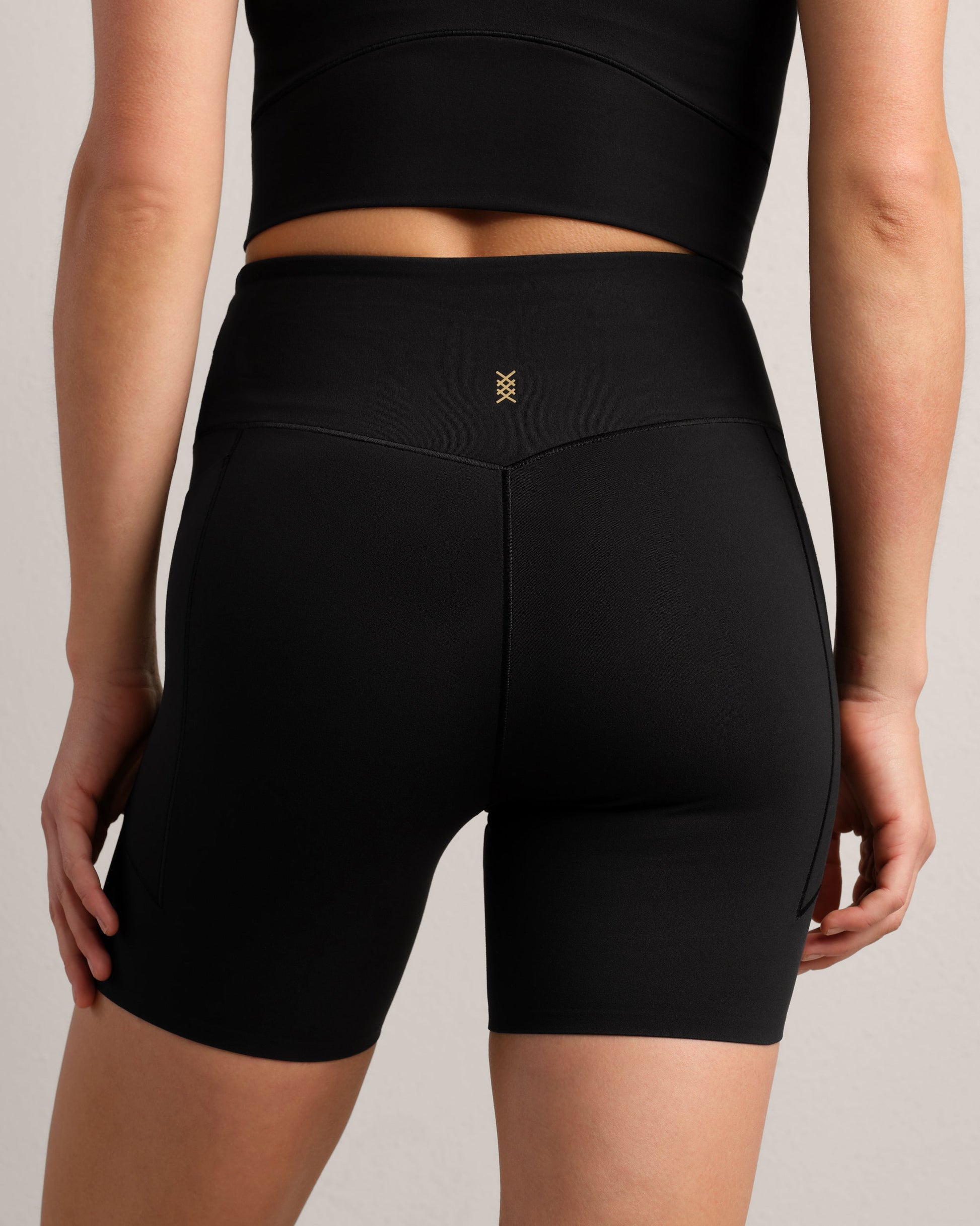 Rhone Revive 6" Short in Black