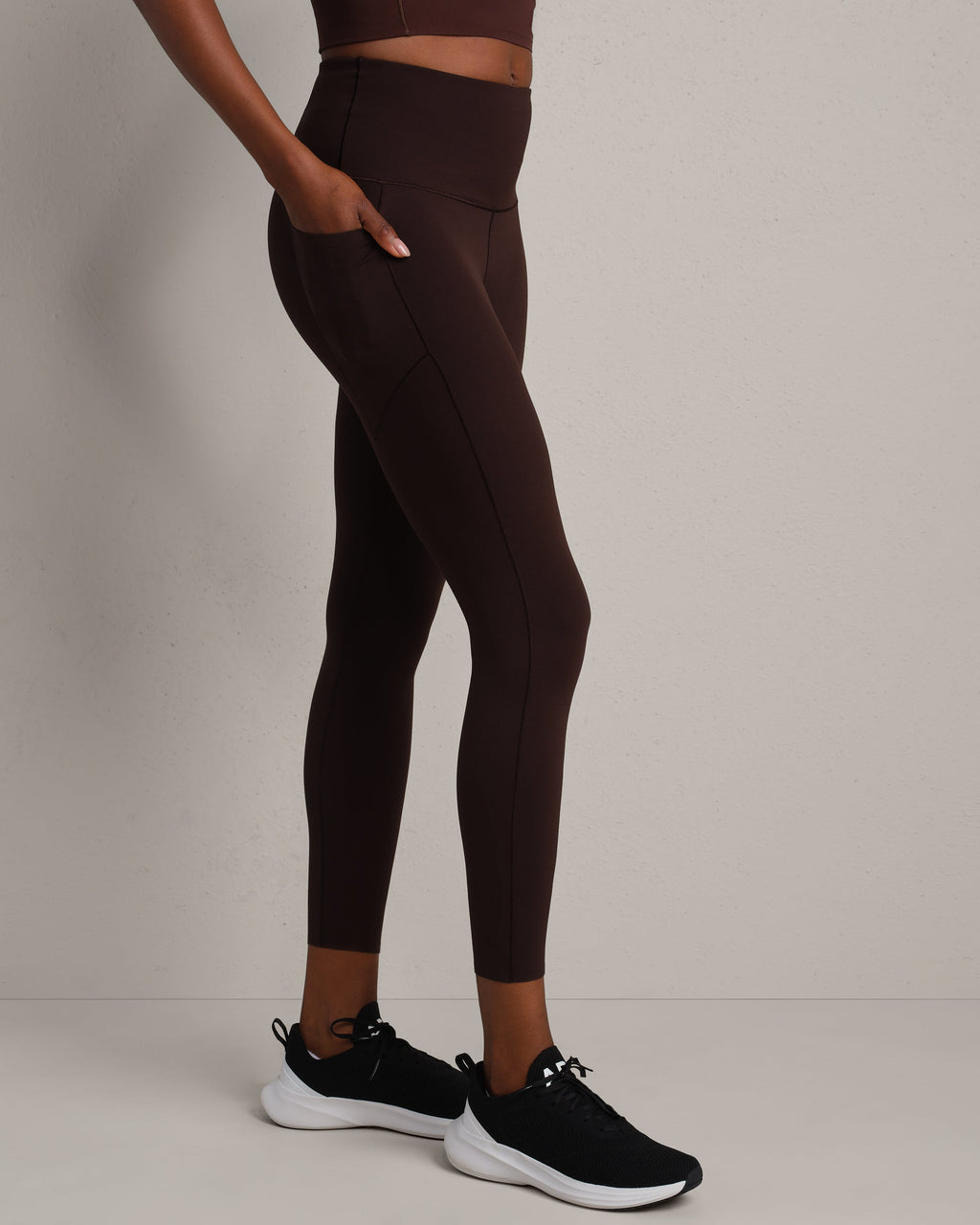 Rhone Revive 7/8 Pocket Legging in Dark Espresso