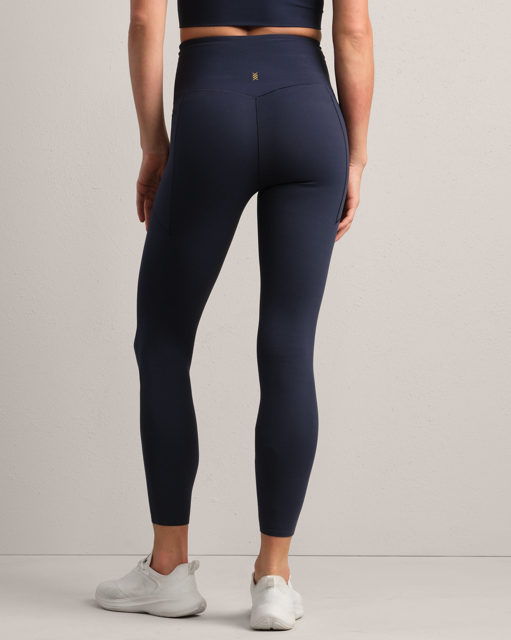 Rhone Revive 7/8 Pocket Legging in Navy Blue