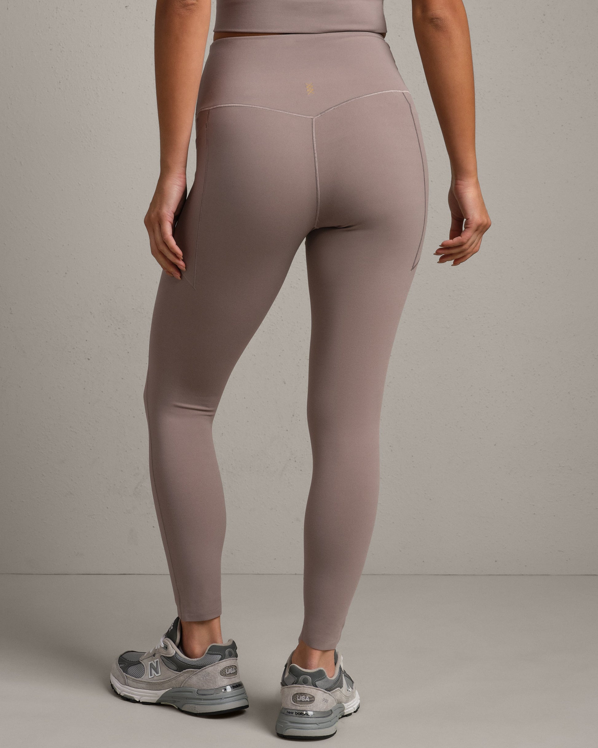 Rhone Revive 7/8 Pocket Legging in Smokey Taupe