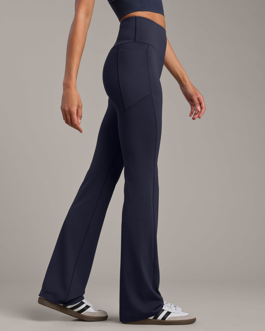 Rhone Revive Flare Legging in Navy Blue