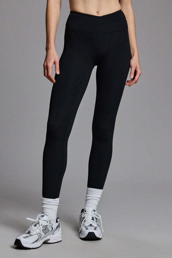 Year of Ours Studio Sculpt Legging in Black