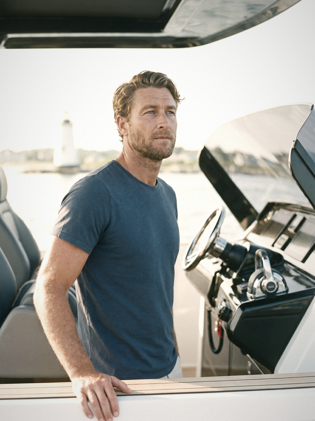 hamptons-men-rhone-origin-tee-true-navy-yacht-hudson-v1