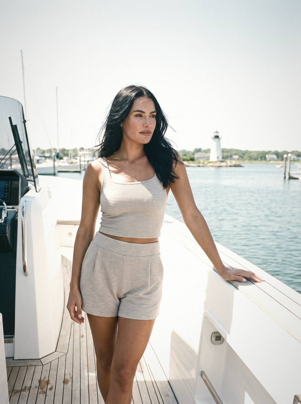 hamptons-women-travismathew-yacht-me-short-taupe-yacht-ava-v1