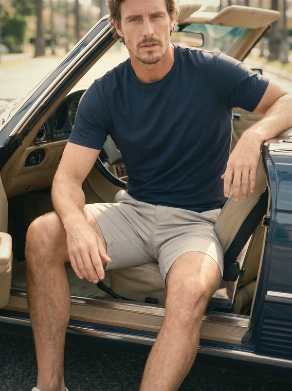 la-men-greyson-amagansett-short-riverstone-navytee-r107-sitting-eli-v3