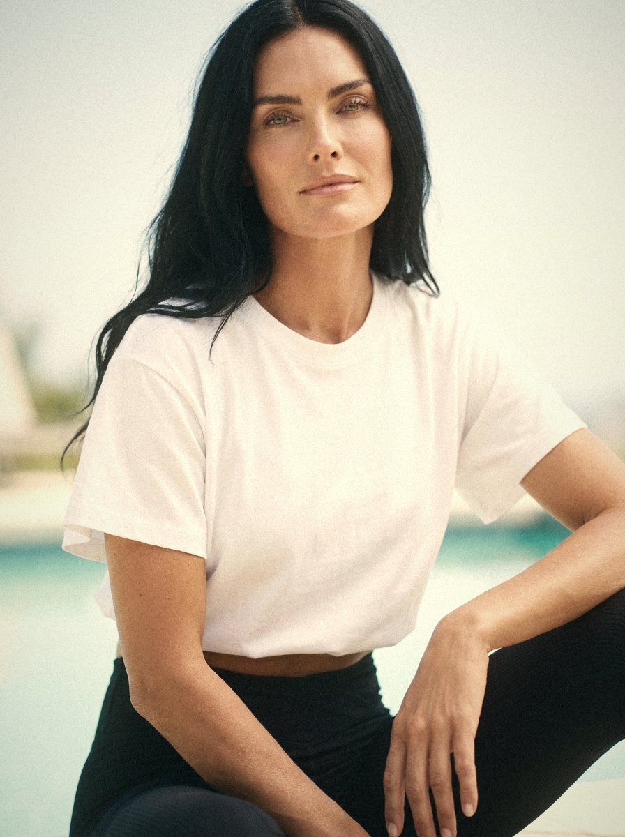 la-women-yoo-yos-cropped-tee-white-blacklegging-pool-ava-v2