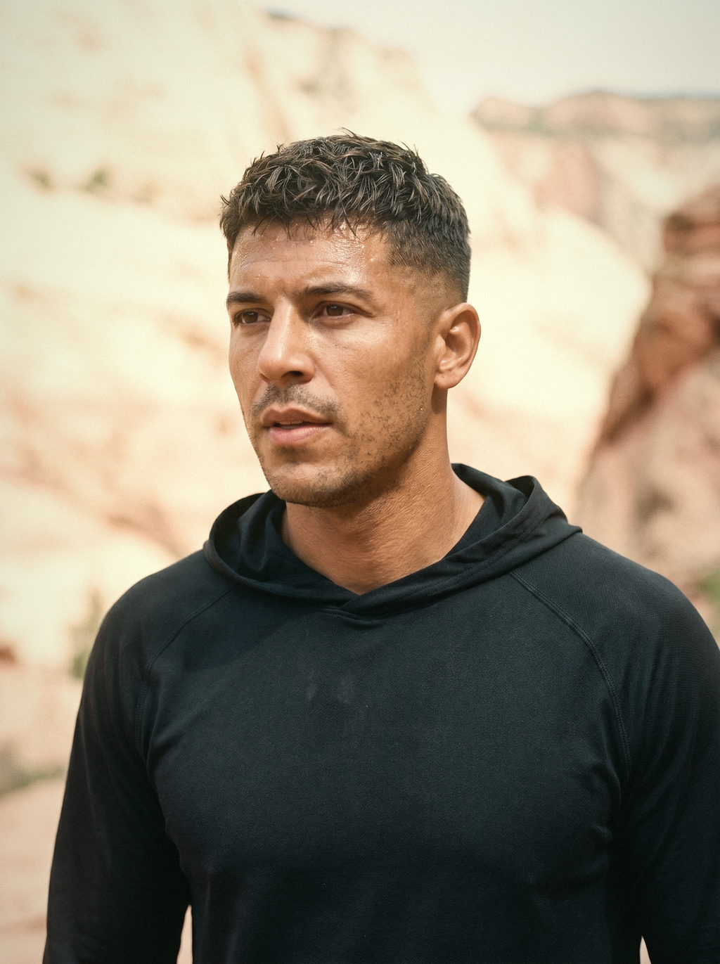 utah-men-tt-tactical-hooded-shirt-black-trail-james-v1