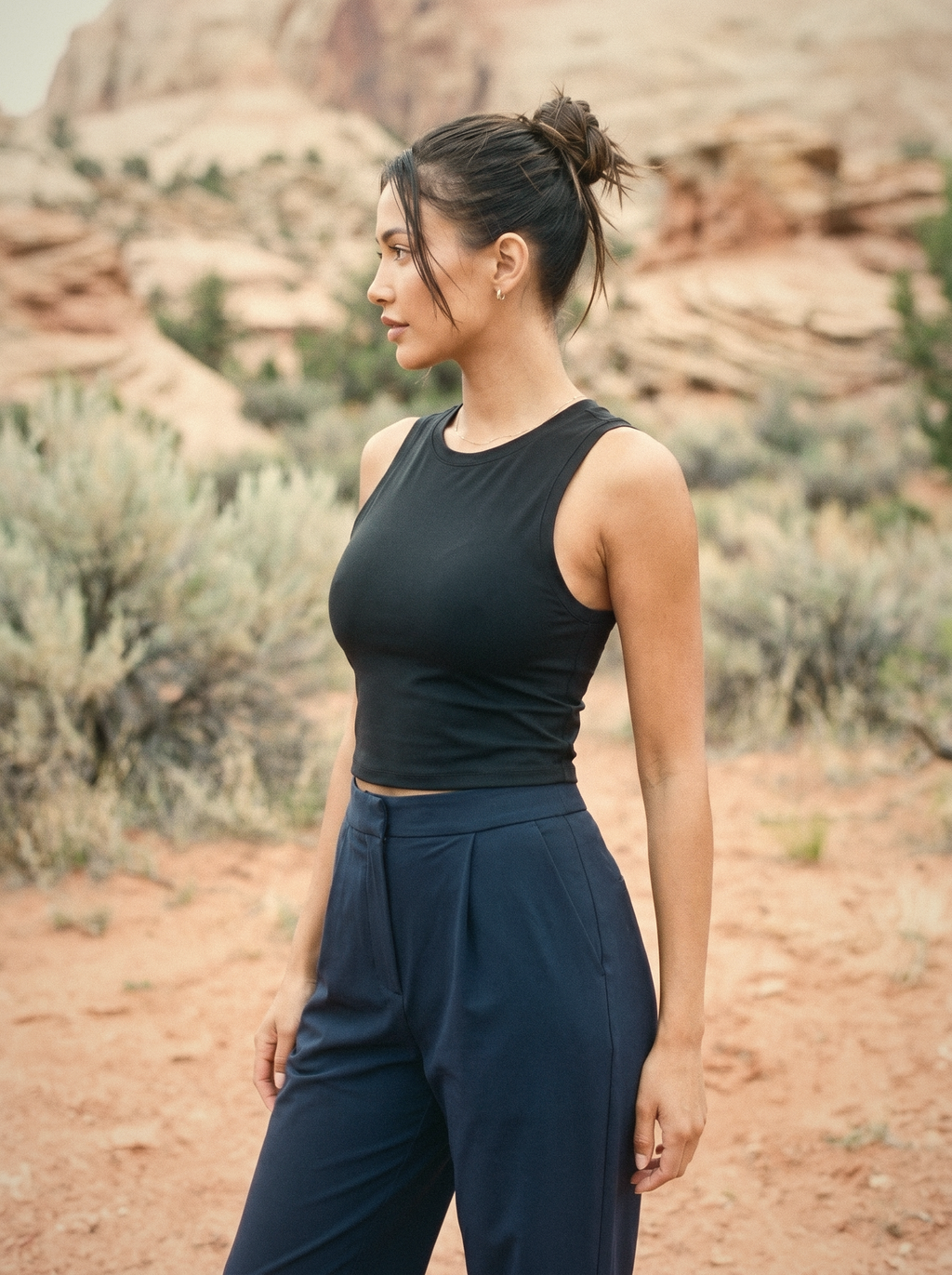utah-women-rhone-serene-tank-black-revive-trouser-navy-camp-sienna-v1